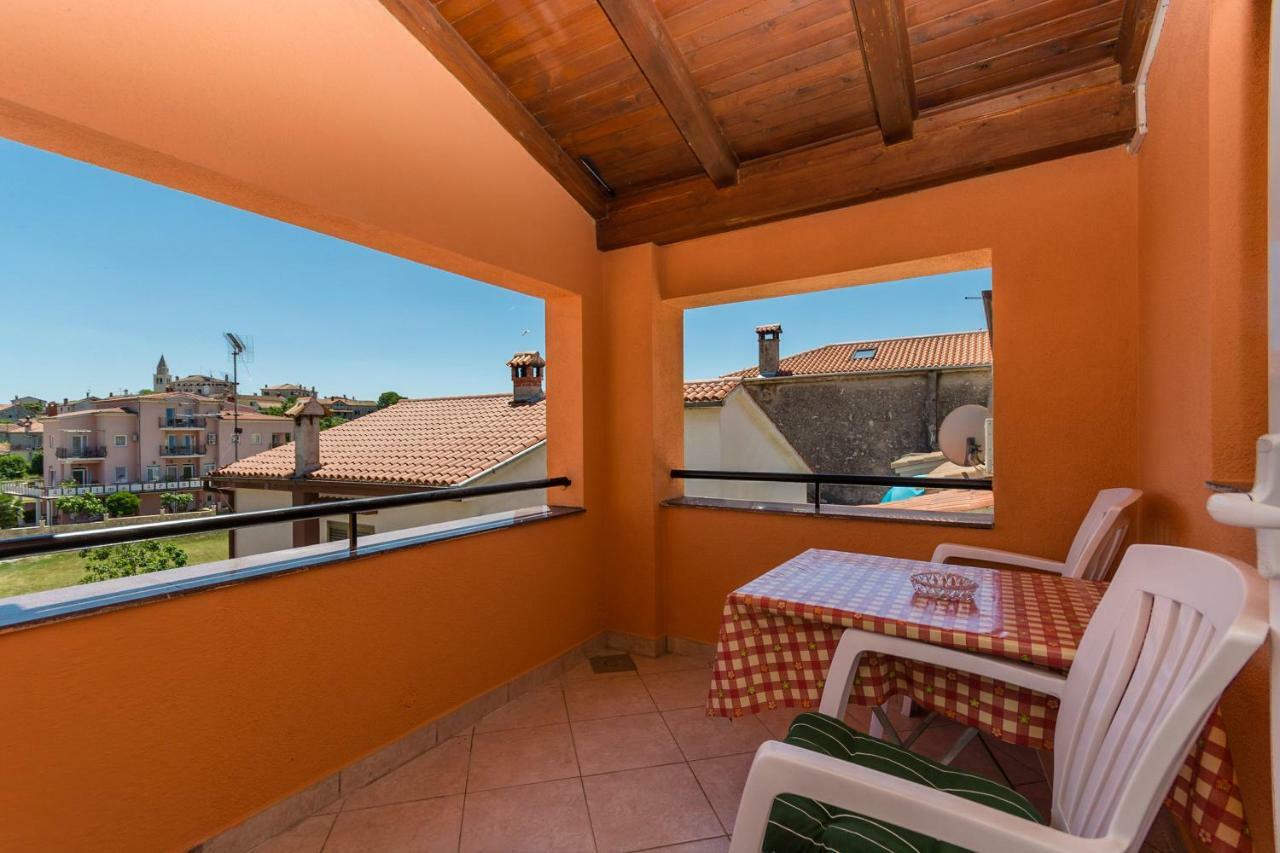 Carmen 2 Apartment Funtana Luaran gambar